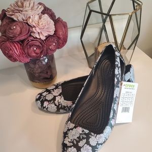 NWT Crocs Ballet Flat Dress Shoes Size 7